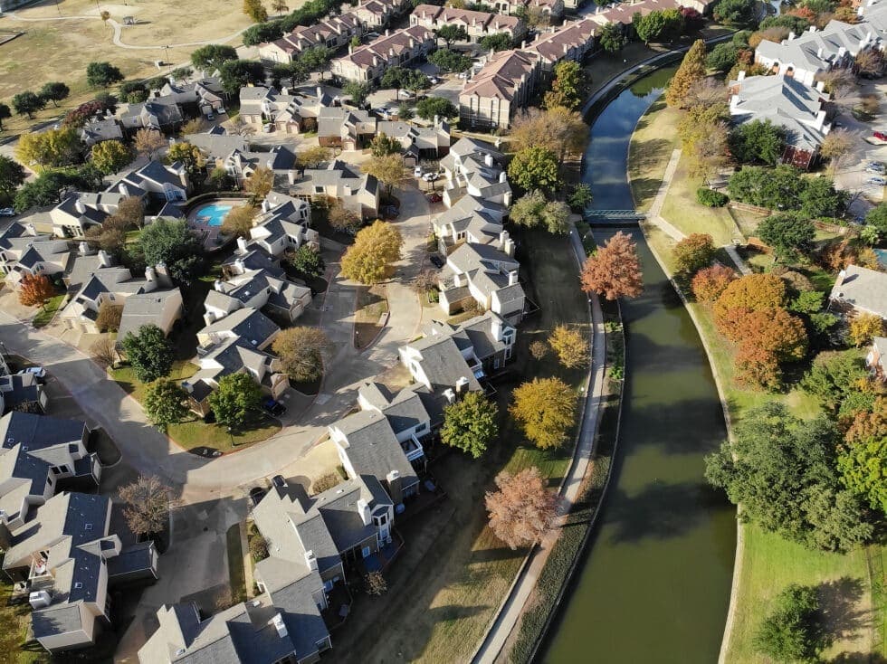 Vacation Travel Innovation highlights Irving, Texas, as a convenient Dallas-Fort Worth destination with neighborhoods, green spaces, and easy regional access.